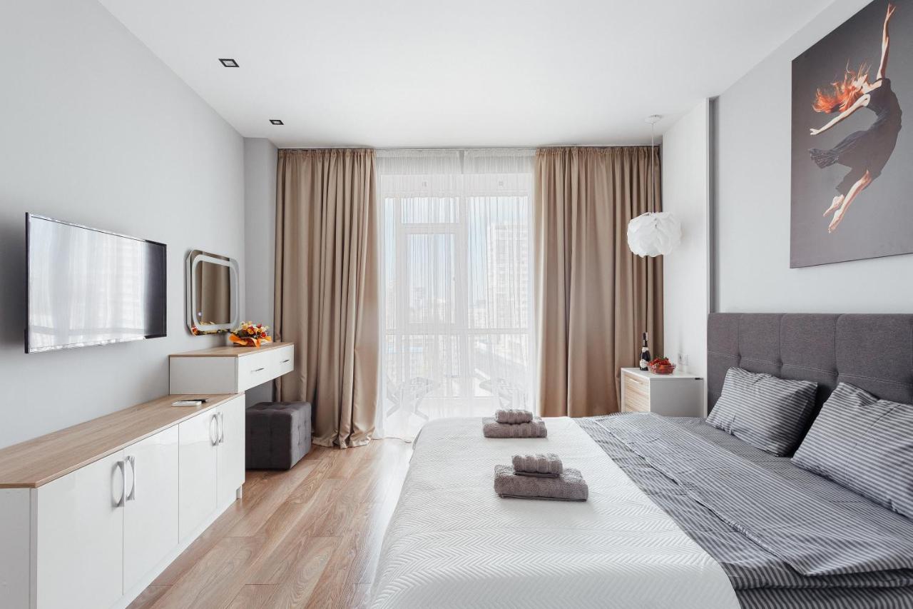 White Apartment In 12 Floor Odessa Exterior foto